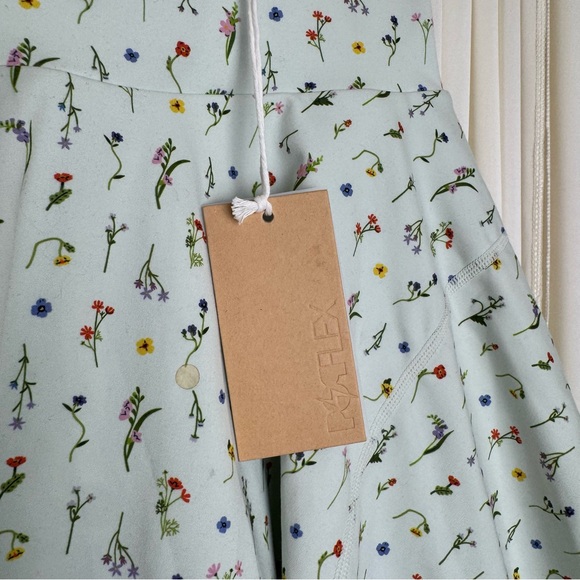 Popflex Twirl Skort Meadow Floral Green Active
Skirt Activewear Pilates - Picture 3 of 8